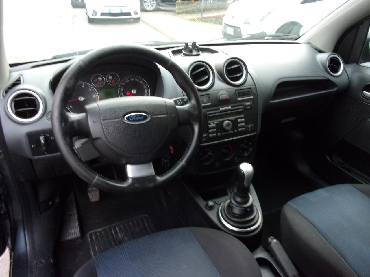 Ford Fiesta 1.2 16V 5p. Titanium