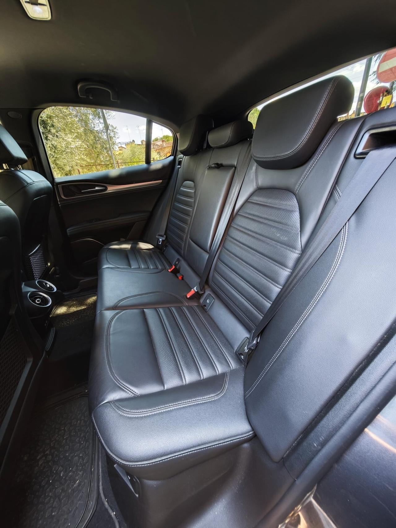 Alfa Romeo Stelvio 2.2 Turbodiesel 210 CV AT8 Q4 Veloce