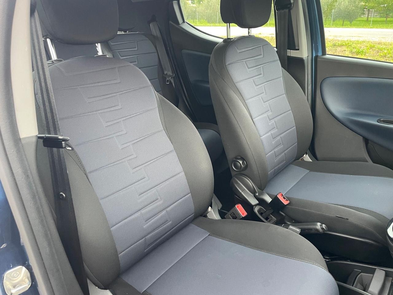 Lancia Ypsilon 1.0 FireFly 5 porte S&S Hybrid Platino