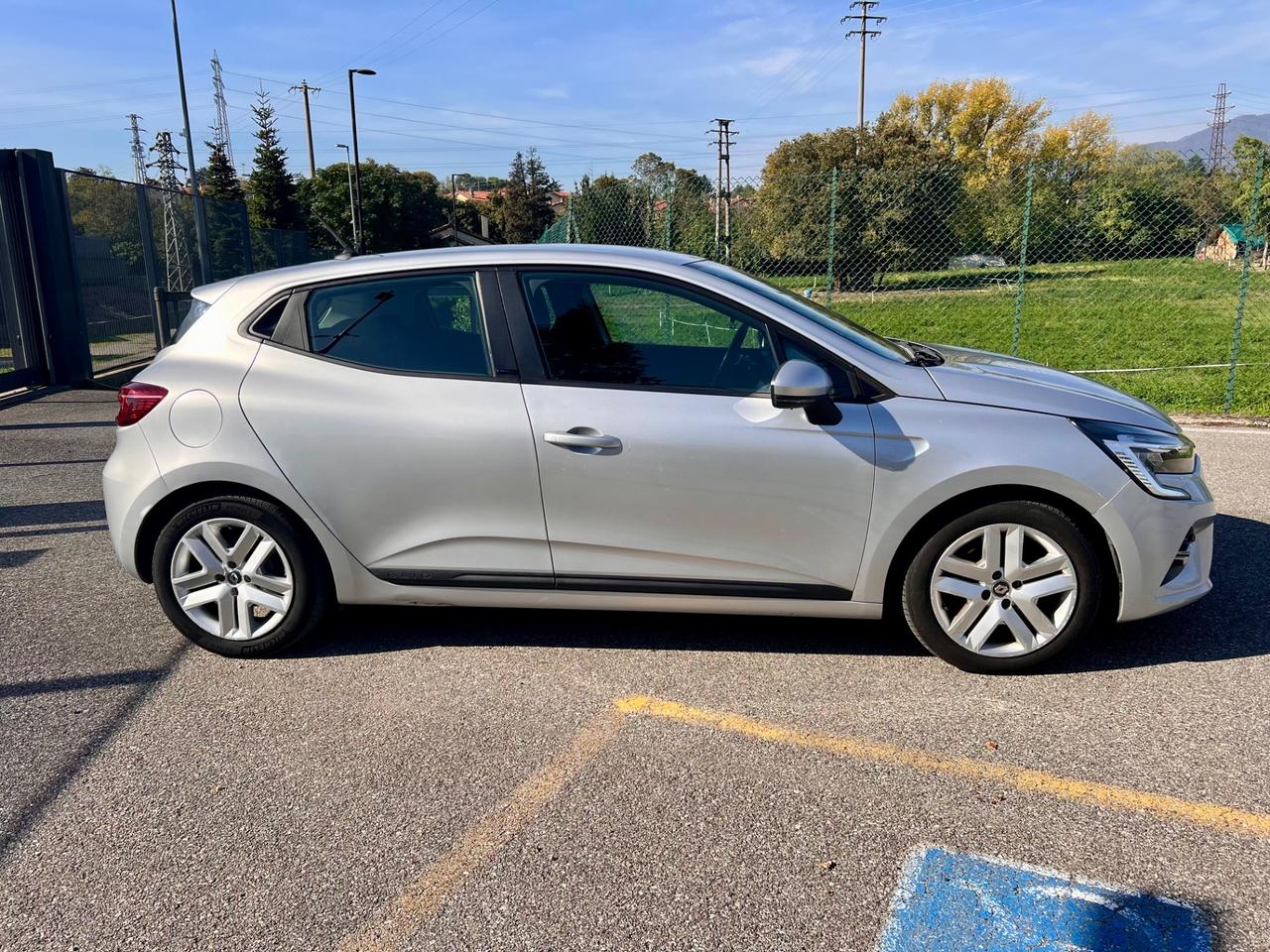 Renault Clio Full Hybrid E-Tech 140 CV 5 porte Intens