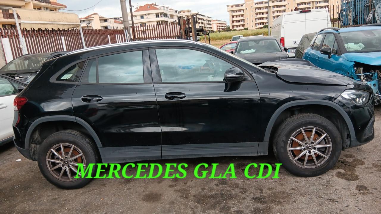 Mercedes GLA 200 CDI INCIDENTATA SINISTRATA MONDIALCARS 021