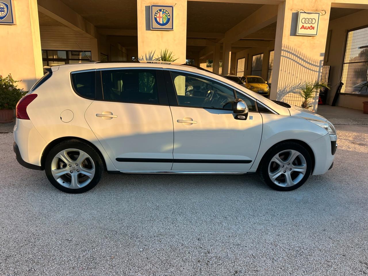 Peugeot 3008 HYbrid4/DIESEL 2012 Stupenda