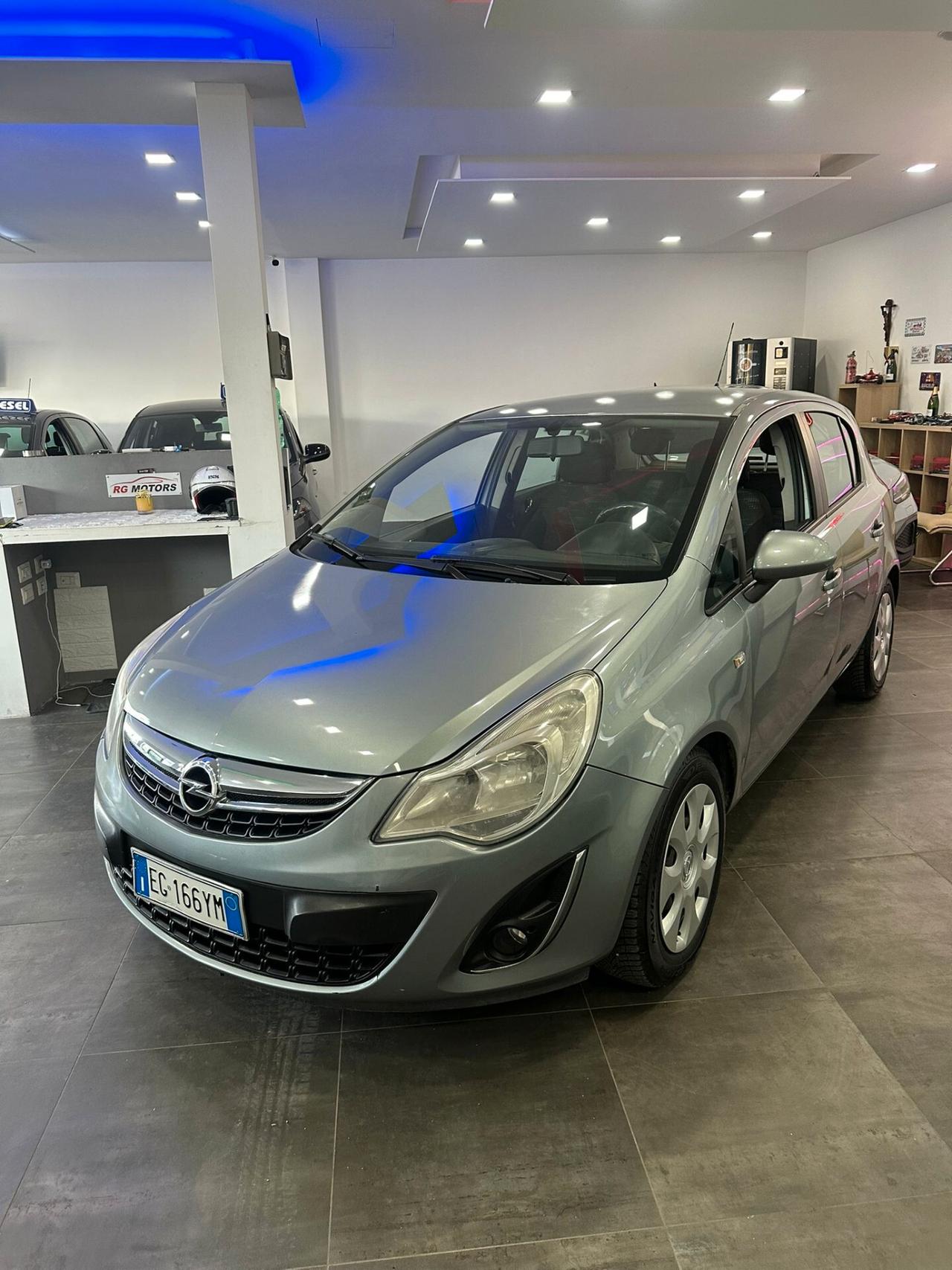 Opel Corsa 1.2 5 porte Cosmo