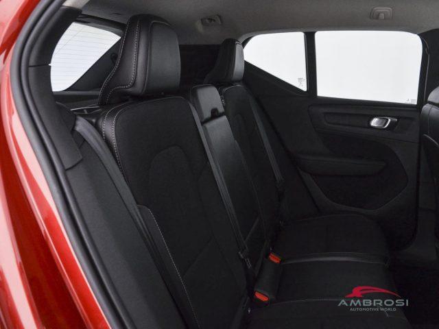 VOLVO XC40 T4 AWD Geartronic Momentum