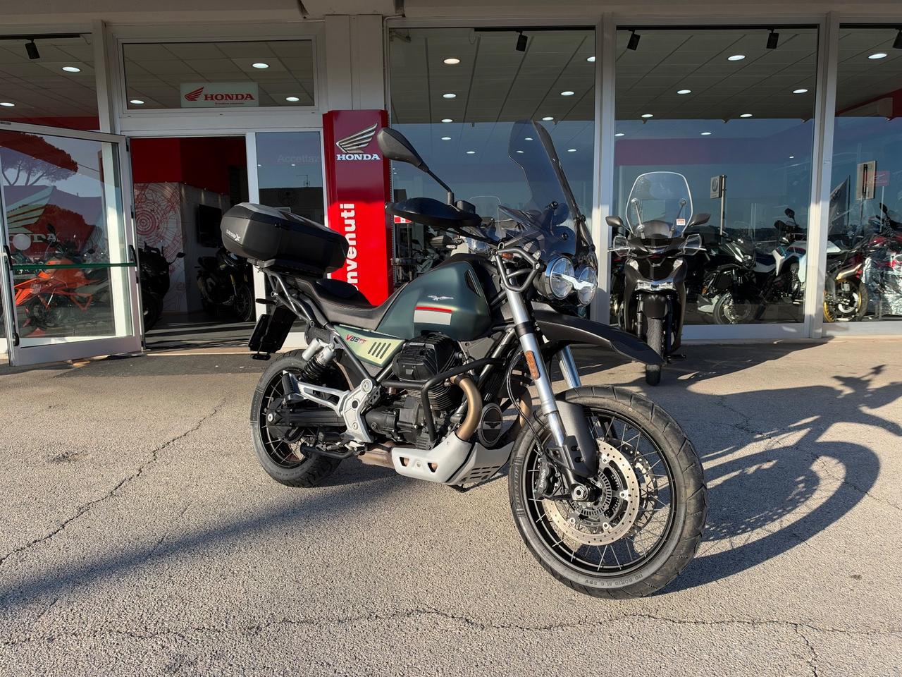 Moto Guzzi V85 TT 2022