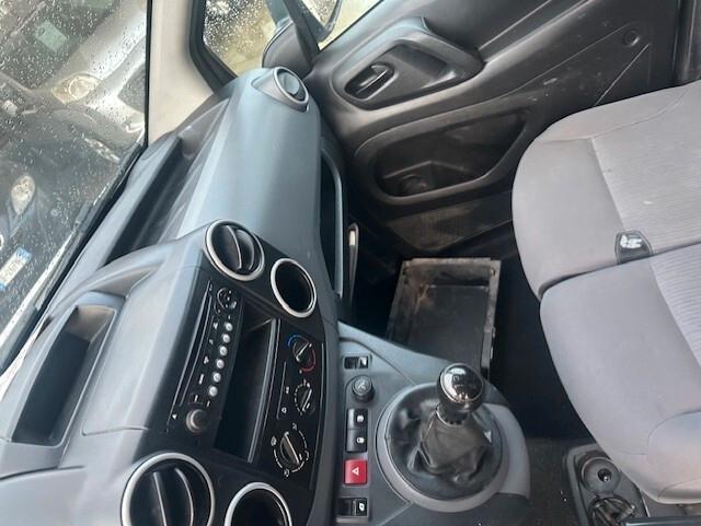 PEUGEOT PARTNER FURGONATO 3 POSTI AVANTI