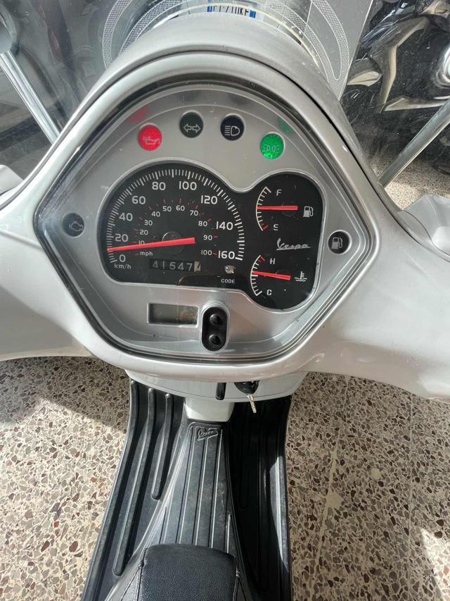 PIAGGIO Vespa GTS 300 Super Super