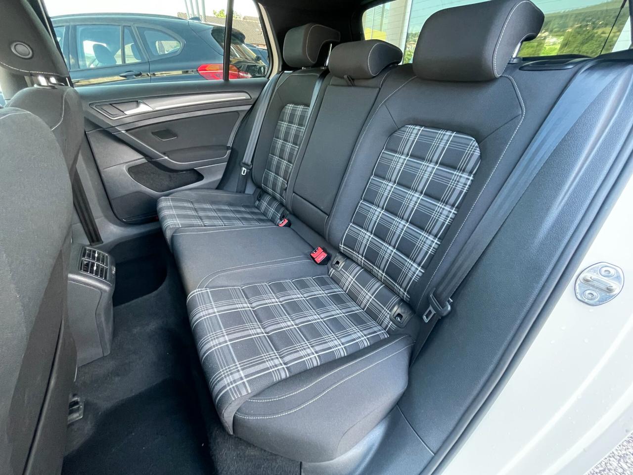 Volkswagen Golf 7.5 GTD 2.0 TDI DSG 5p.