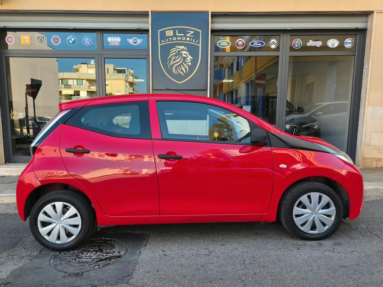 Toyota Aygo 1.0 VVT-i 69 CV 5 porte x-cool TSS