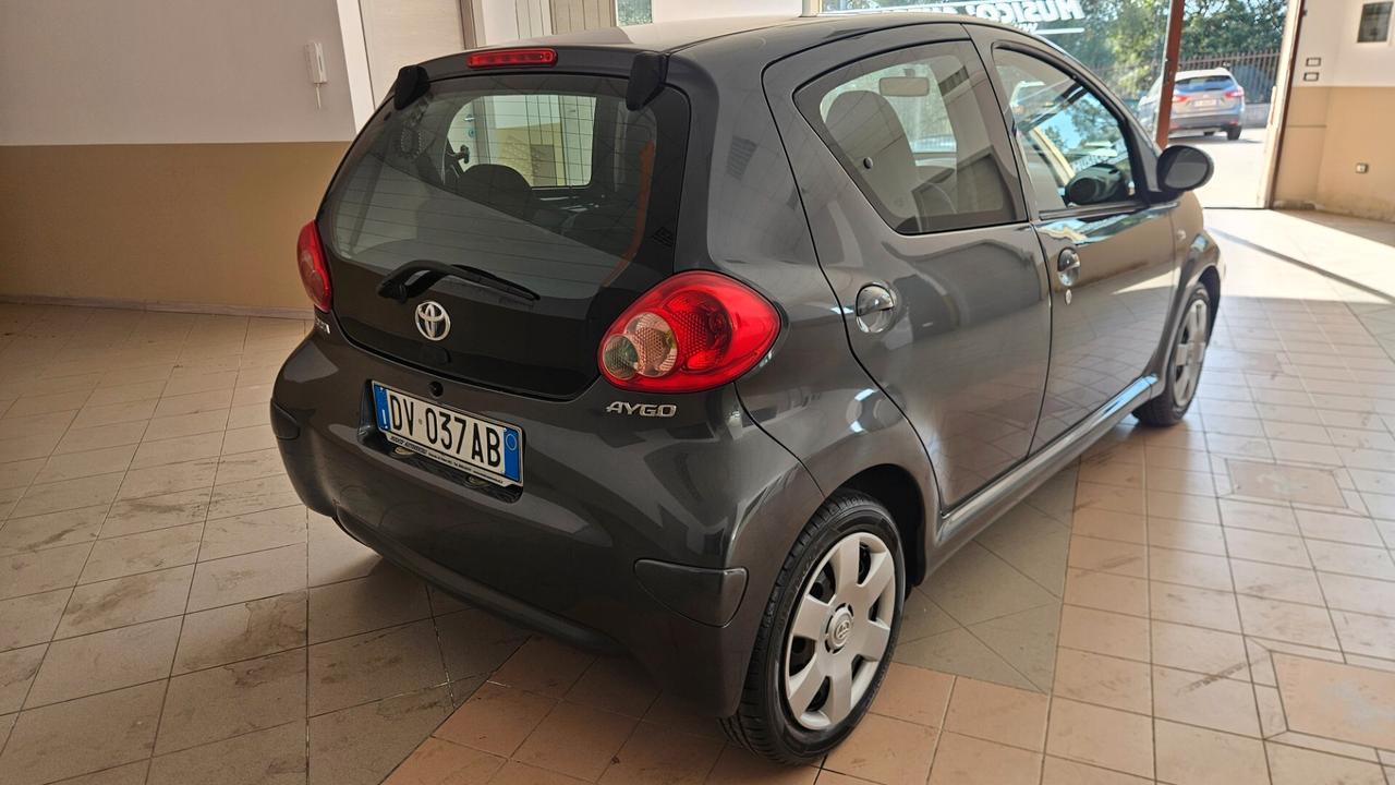 Toyota Aygo 1.0 12V VVT-i 5 porte
