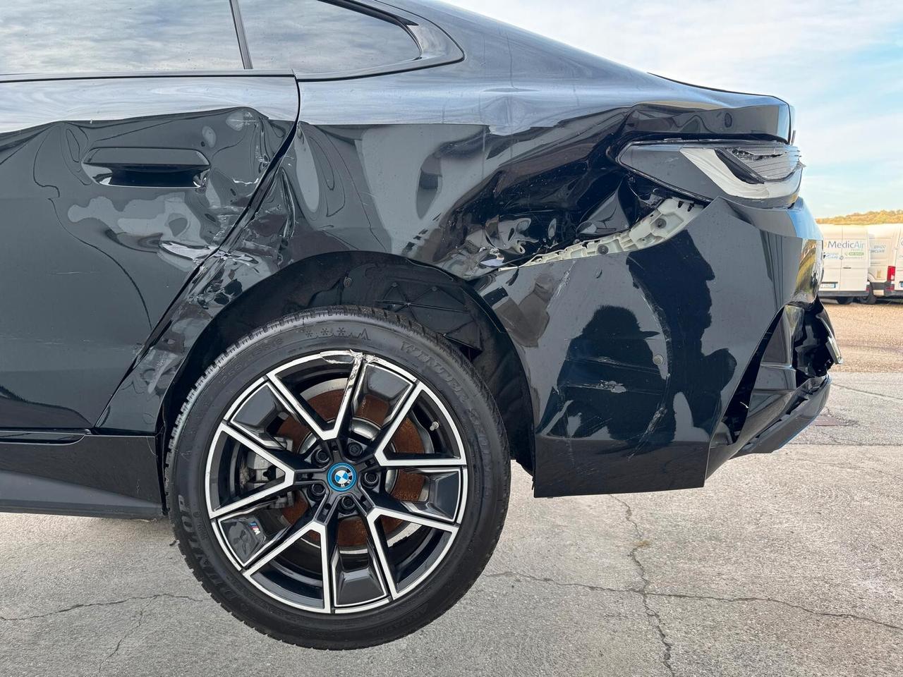 BMW i4 edrive40 Msport 83kw/h 340cv INCIDENTATA