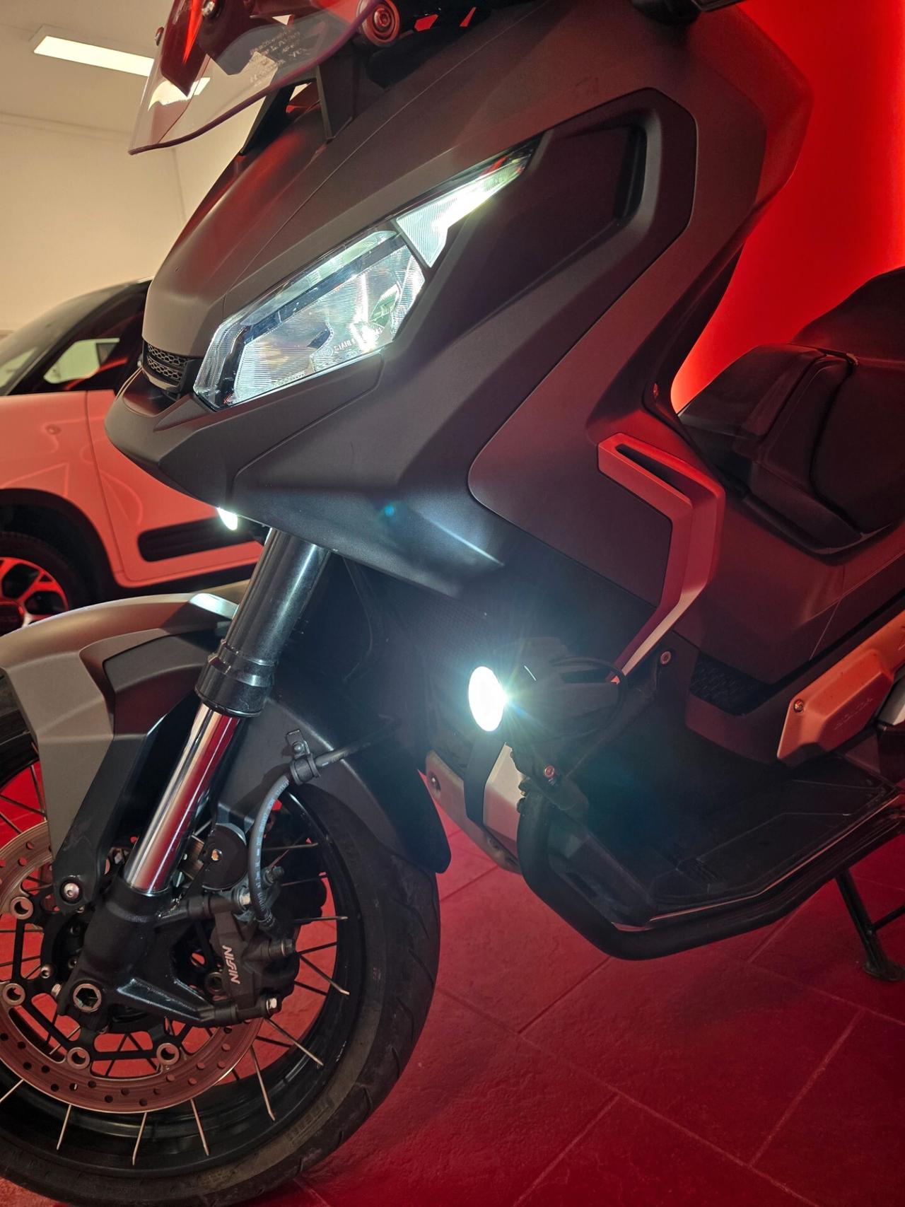 Honda X-ADV 750 x adv