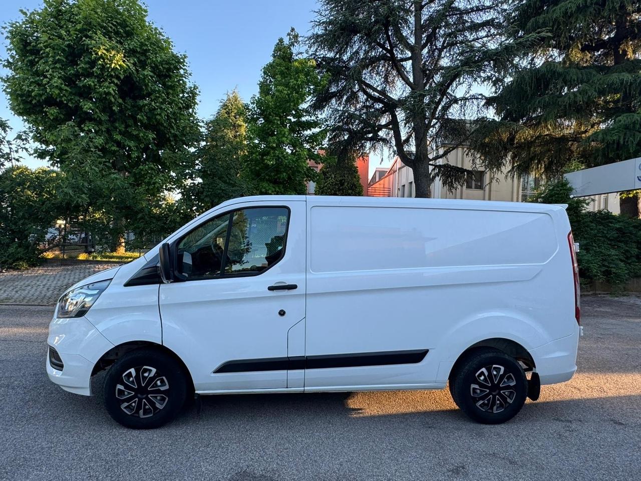 Ford Transit Custom 280 2.0 TDCi 130 PC Furgone Titanium