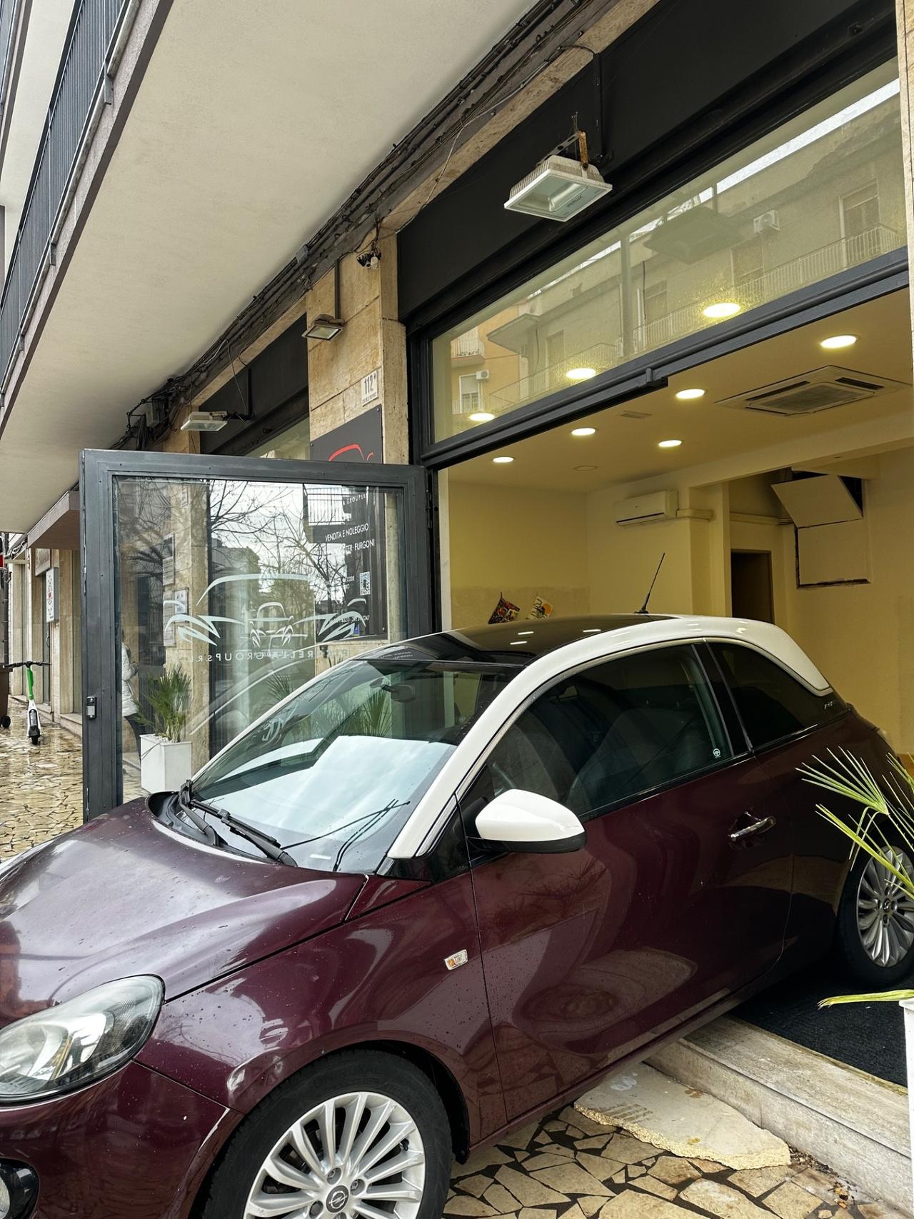 Opel Adam 1.2 70 CV