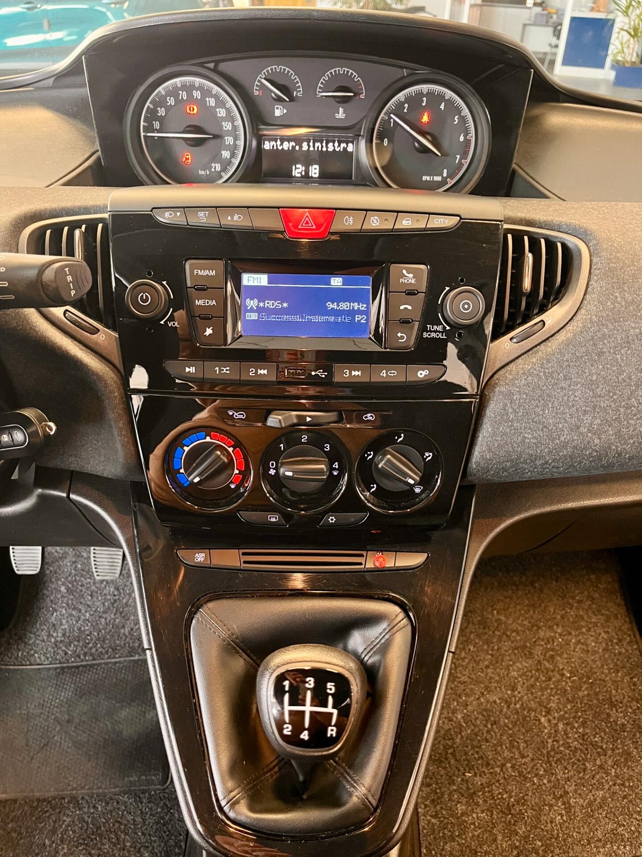 Lancia Ypsilon 1.2 69 CV 5 porte S&S Gold