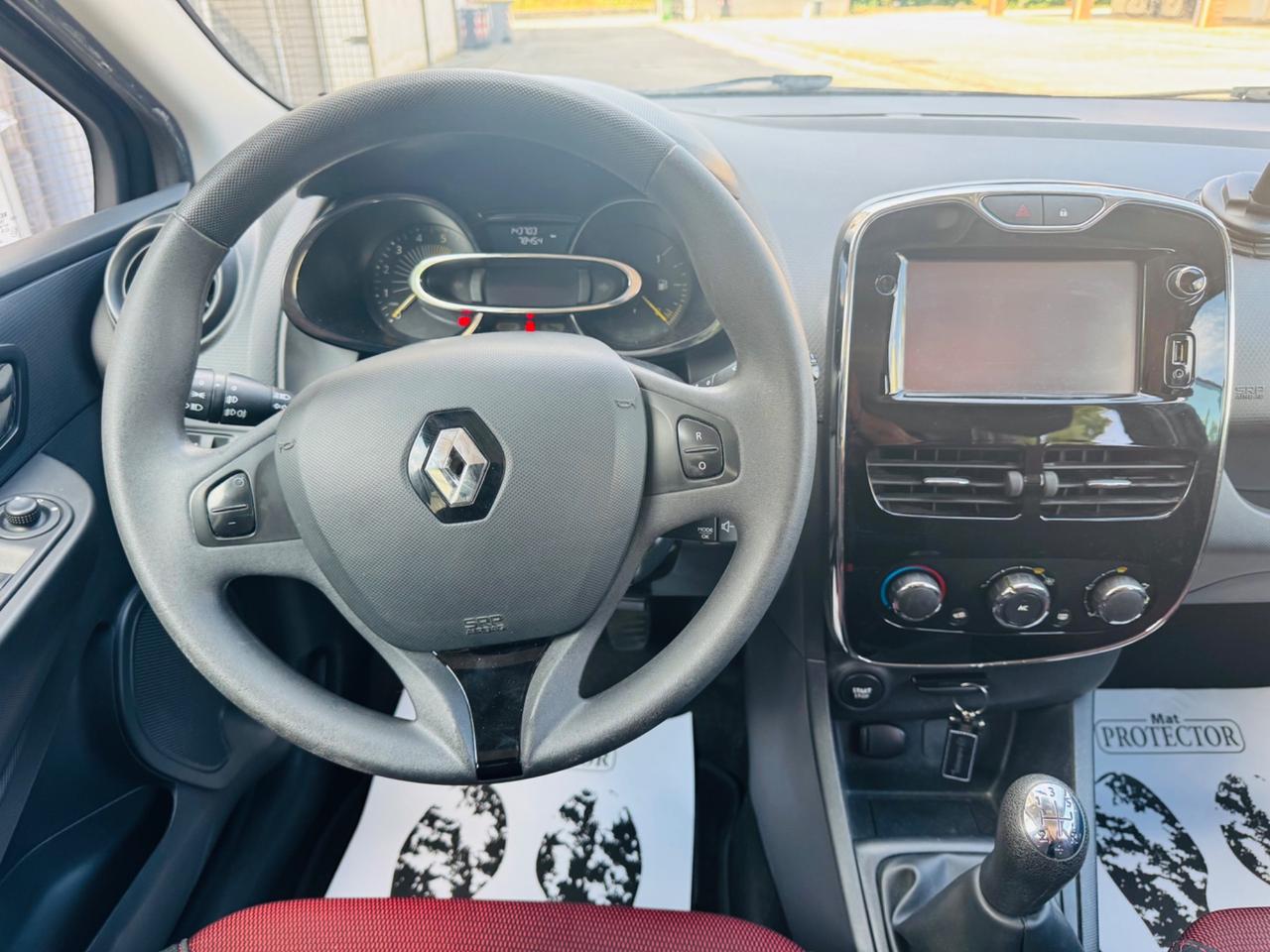 Renault Clio 1.5 dCi 2015 140.000Km neo patentati