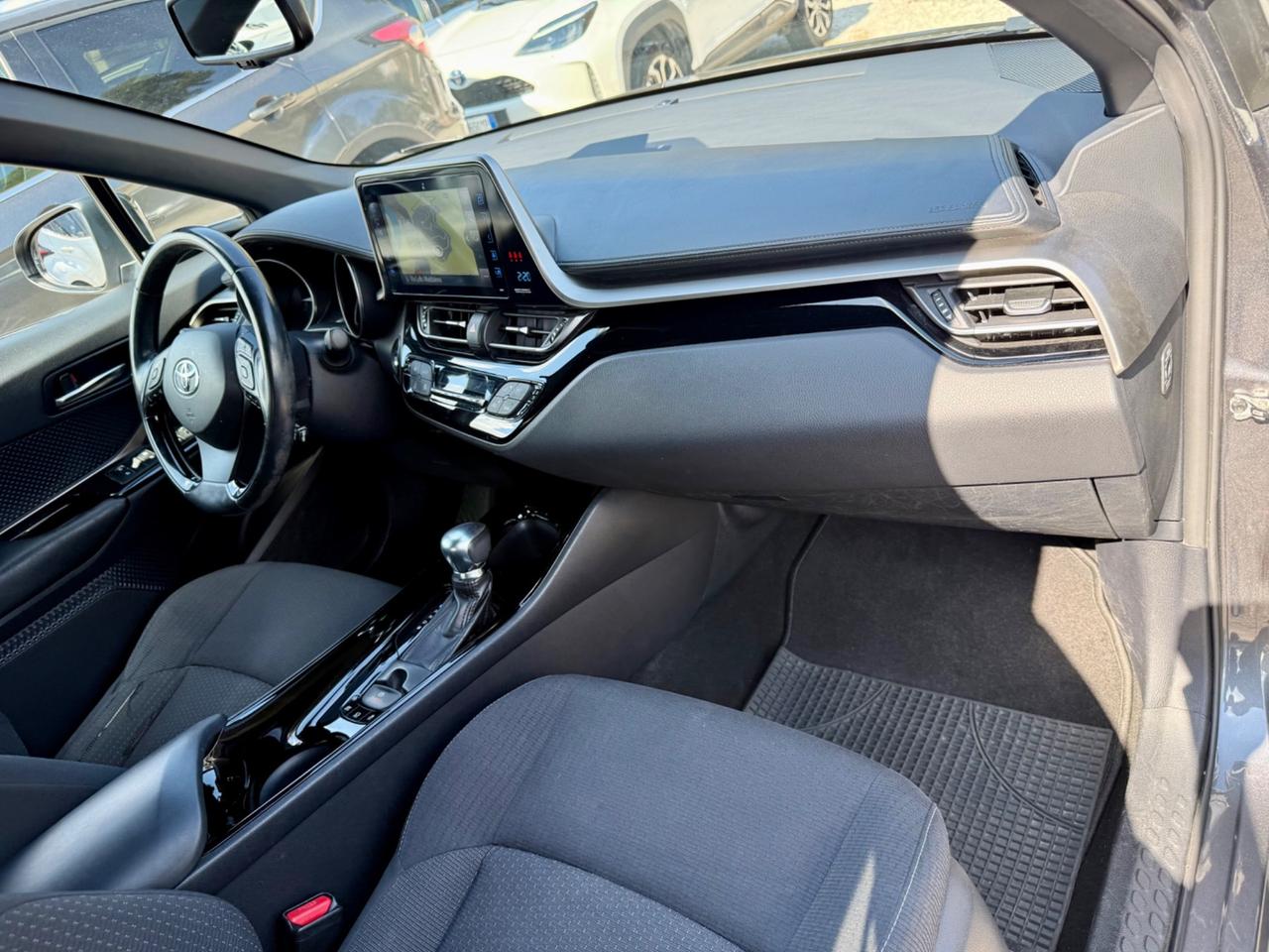 Toyota C-HR 1.8 Hybrid E-CVT Trend