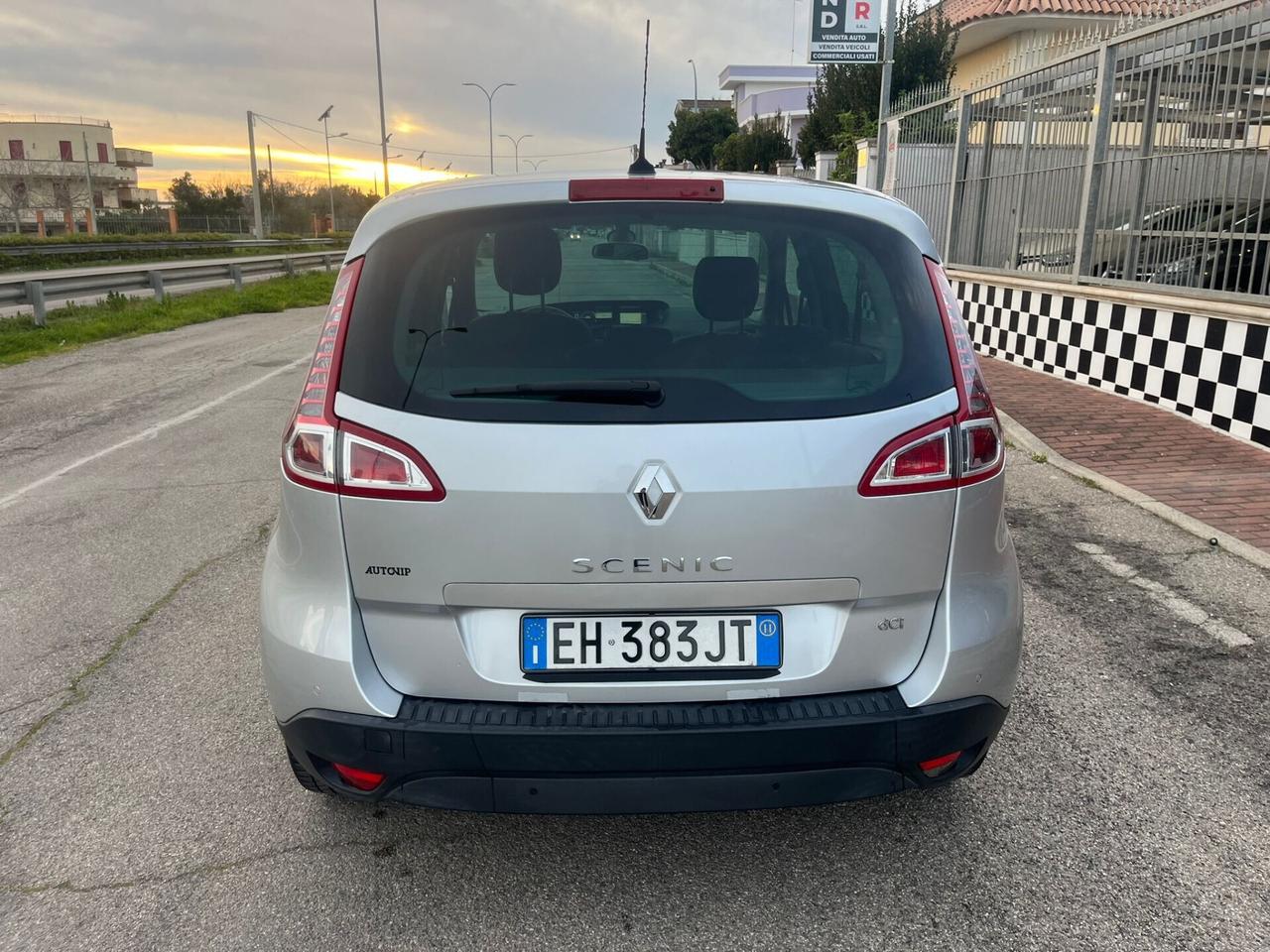 Renault Scenic Scénic X-Mod 1.5 dCi Luxe 2011