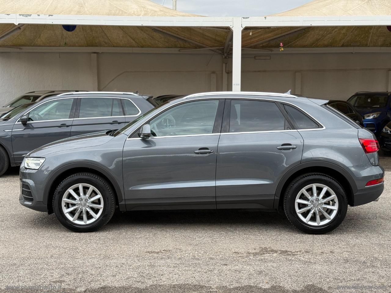 AUDI Q3 2.0 TDI 120CV Business