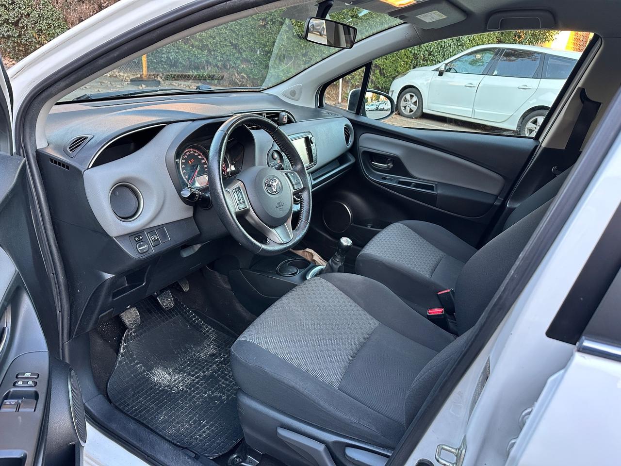 Toyota Yaris 1.0 5 porte Lounge solo 120mila km