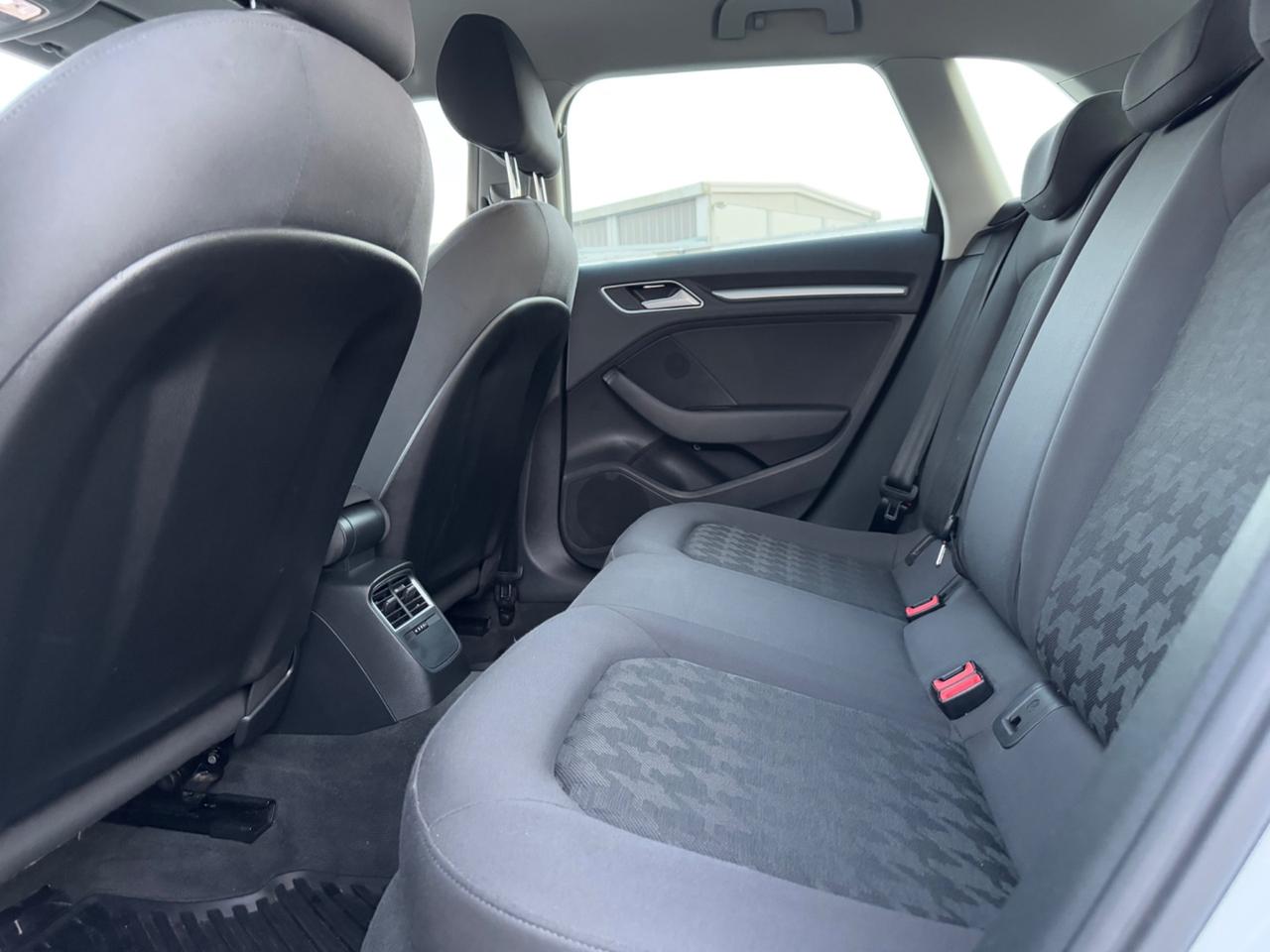 AUDI A3 Sportback 1.6 Tdi Admired S-LINE-Led Navi