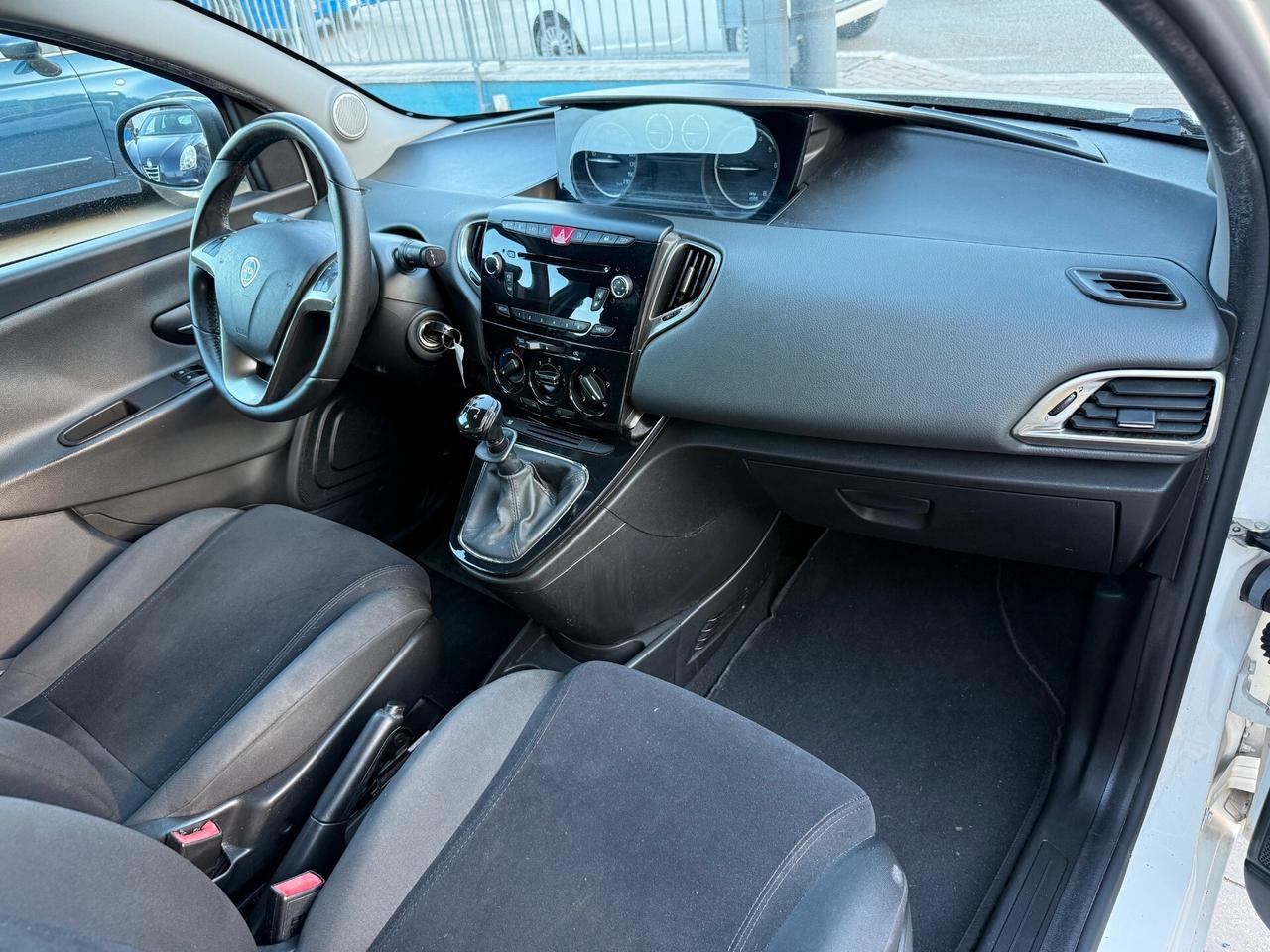 YPSILON 1.2 BENZ. ANNO 2015 EURO 6-OK NEOP.