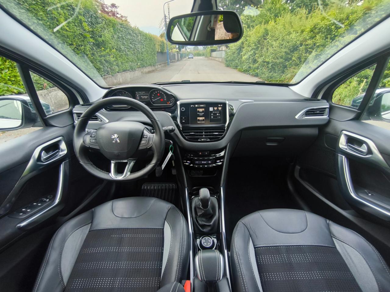 PEUGEOT 2008 1,6 BENZINA VTI-ALLURE