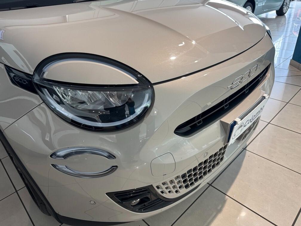 Fiat 600 1.2 hybrid 145cv auto Led Navi Cam App conn 17"