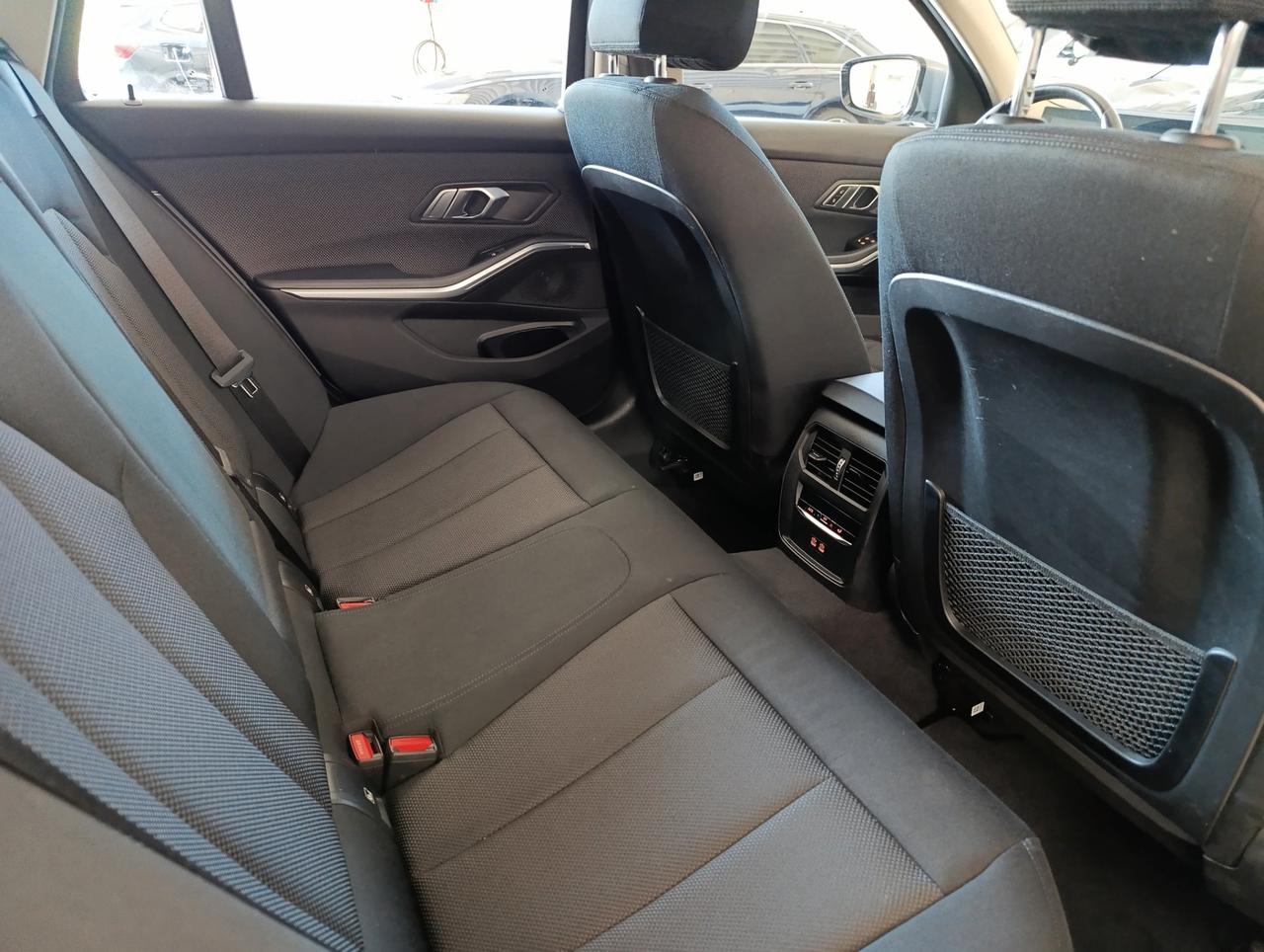 BMW 320 d Touring mhev 48V xdrive auto