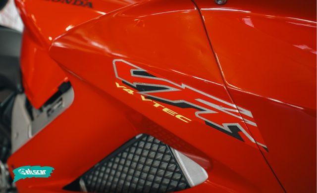HONDA VFR 800 V4 VTEC