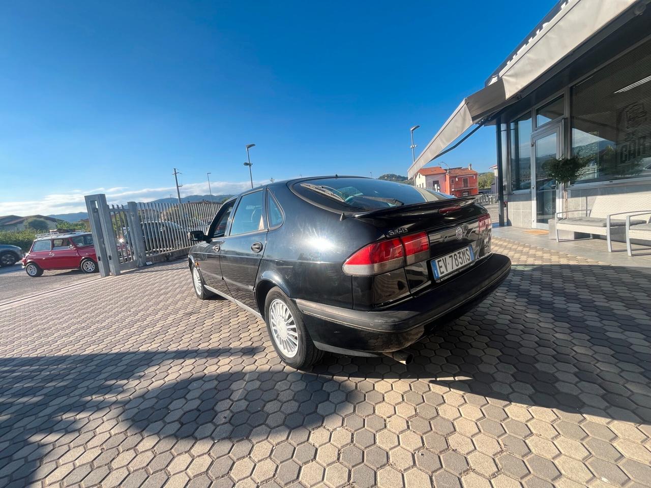 Saab 900 2.0i 16V cat 5 porte SE