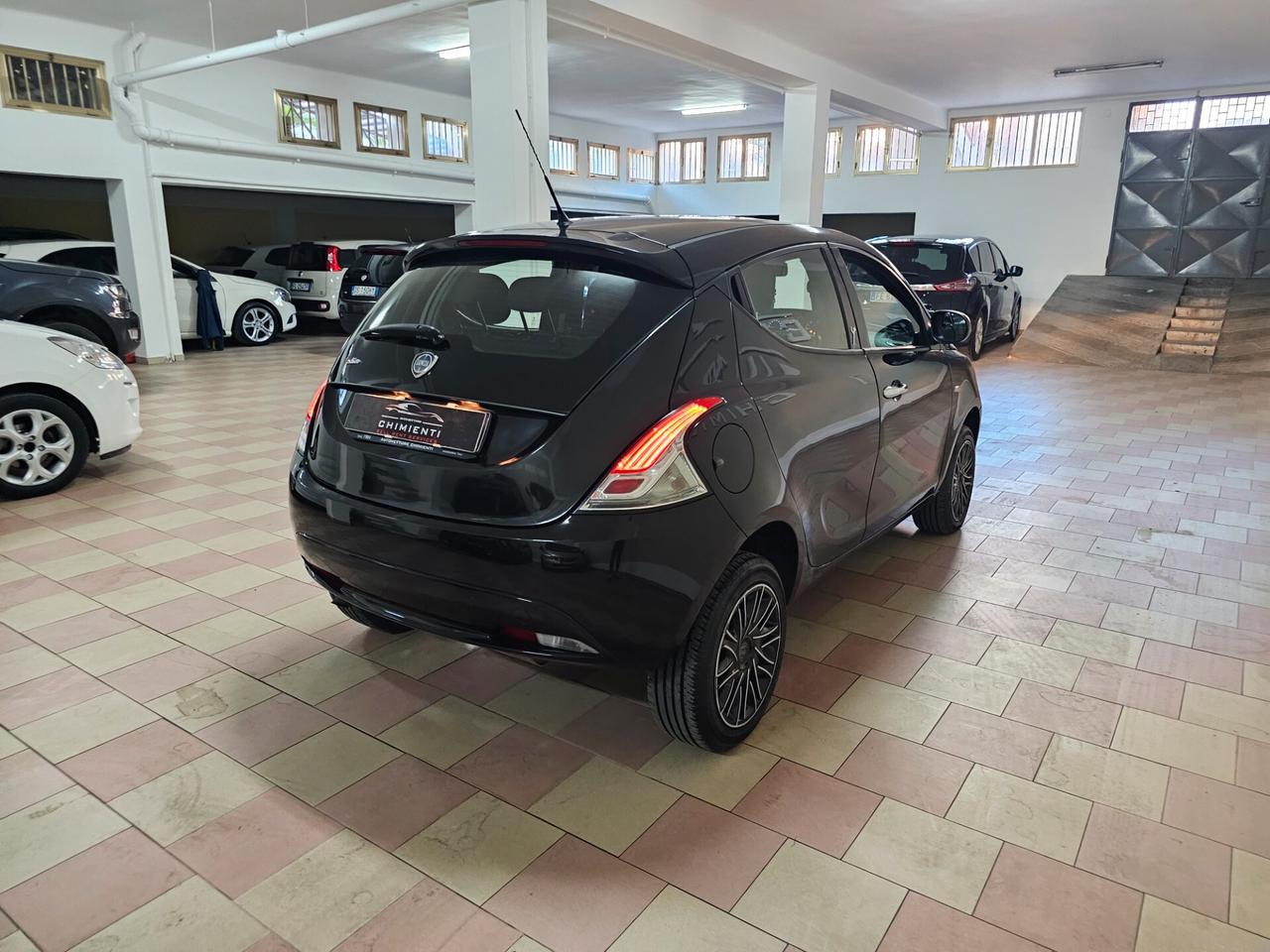 Lancia Ypsilon 0.9 TwinAir 85 CV 5 porte Metano Ecochic Gold