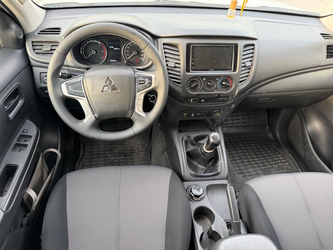 Mitsubishi L200 Invite