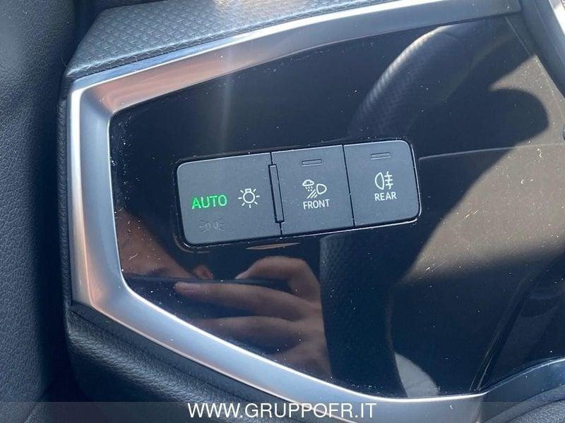 Audi Q3 SPB 35 TDI S tronic Identity Black