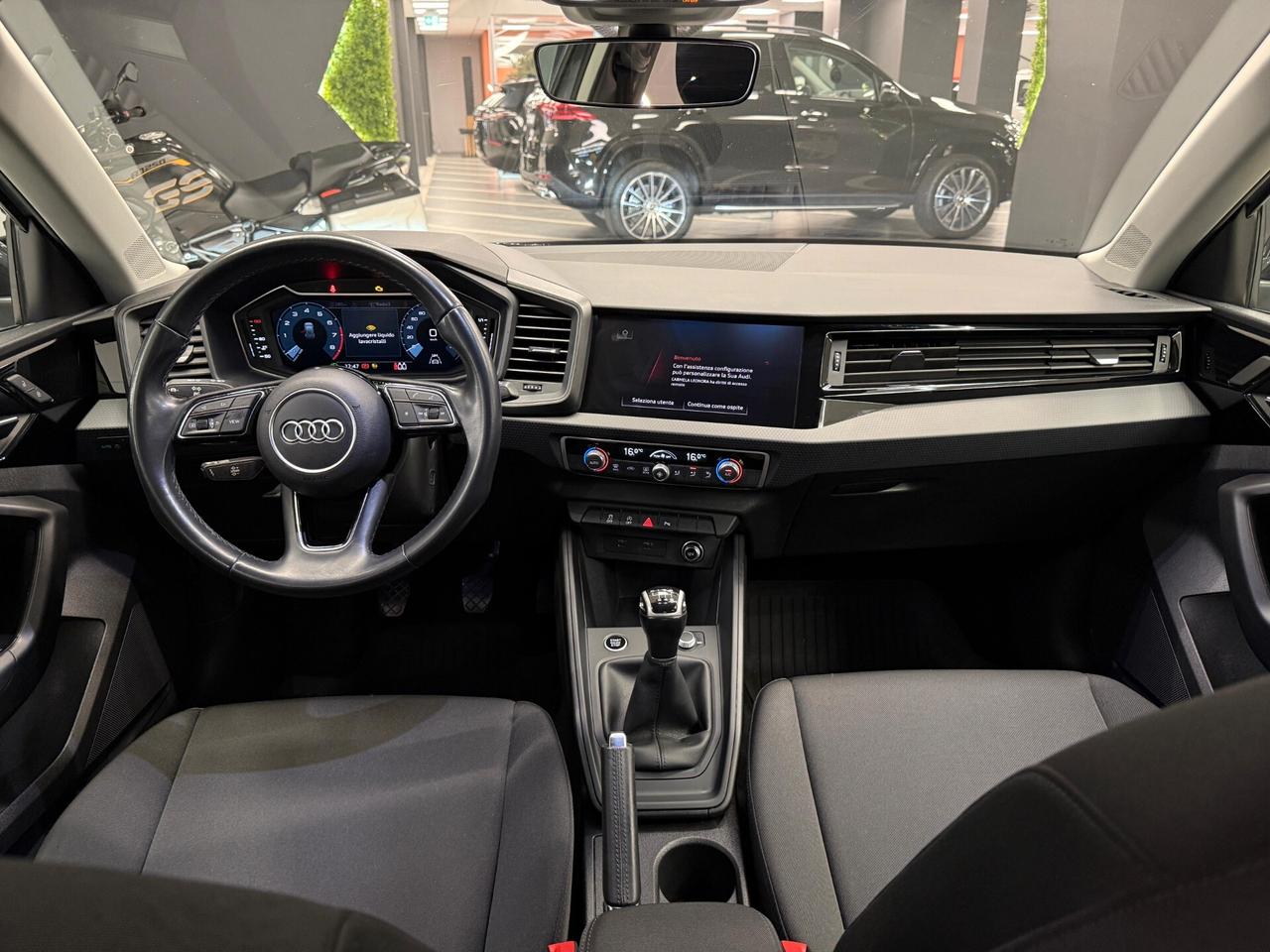 Audi A1 citycarver 30 TFSI Identity Contrast