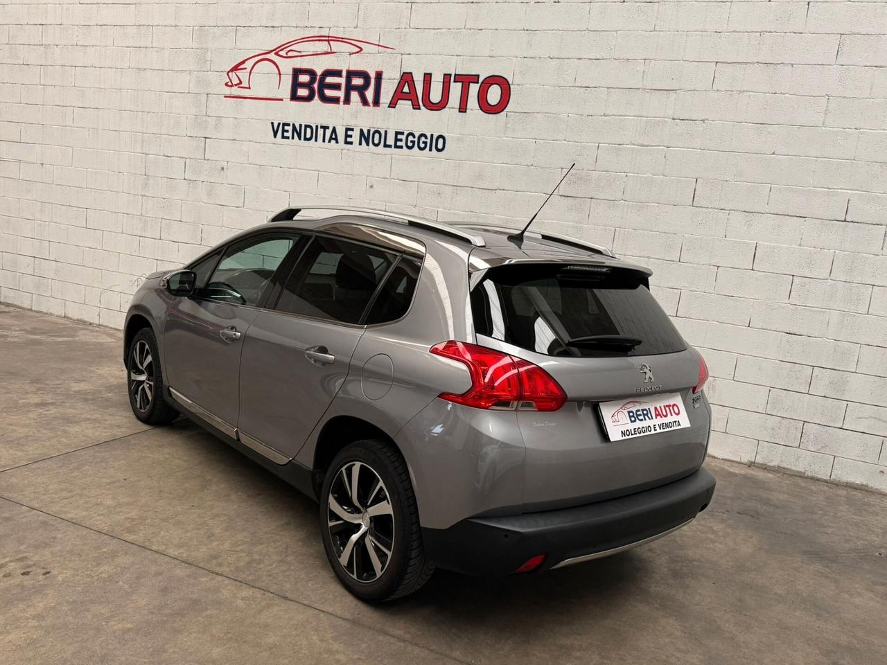 Peugeot 2008 cambio manuale