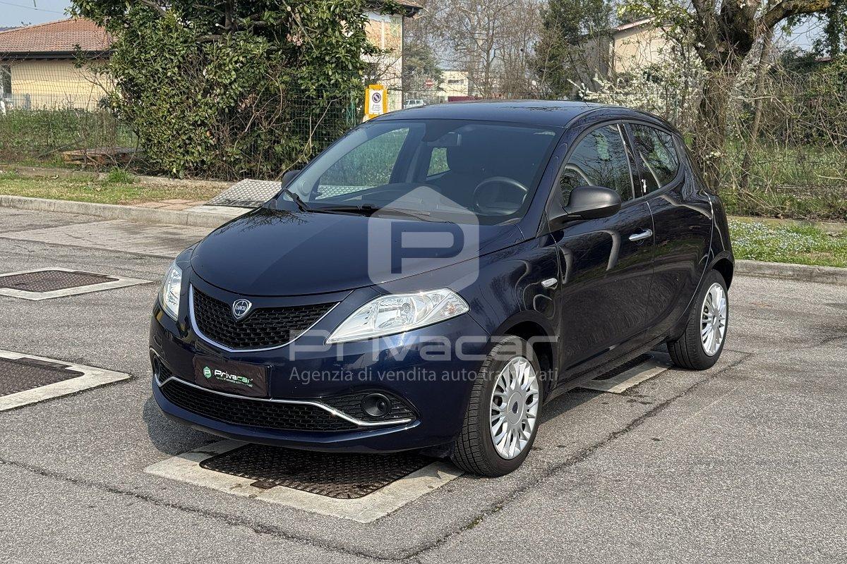 LANCIA Ypsilon 1.2 69 CV 5 porte Silver