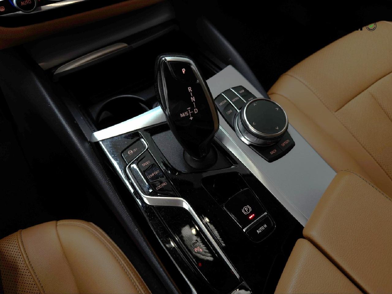 BMW Serie 5(G30/31/F90) - 520d 48V xDrive Business