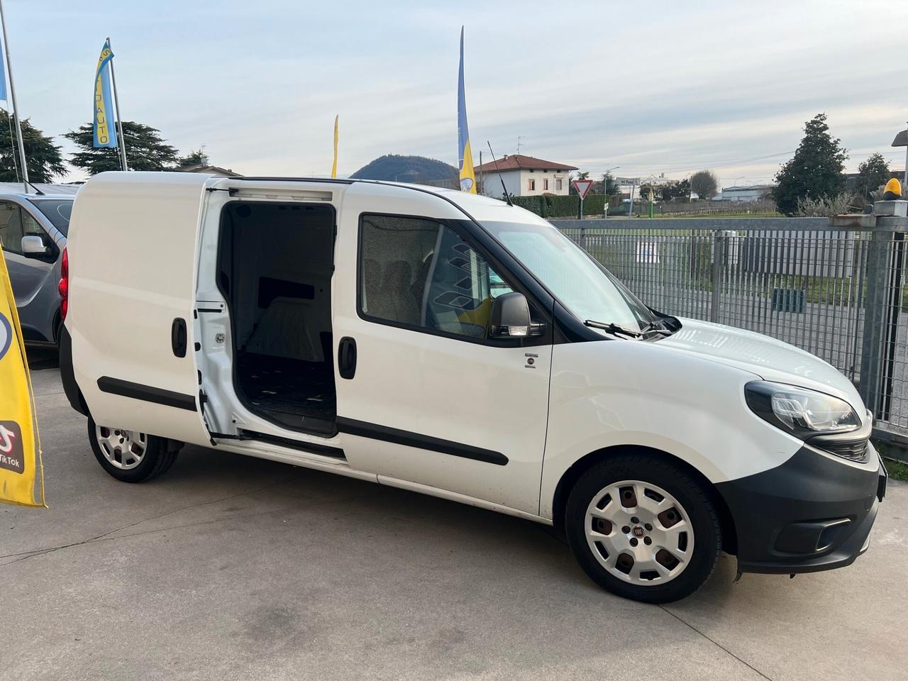 Fiat Doblo Doblò 1.6 MJT 105CV S&S PL-TN Cargo Maxi Lounge / IVA ESCLUSA 3 POSTI
