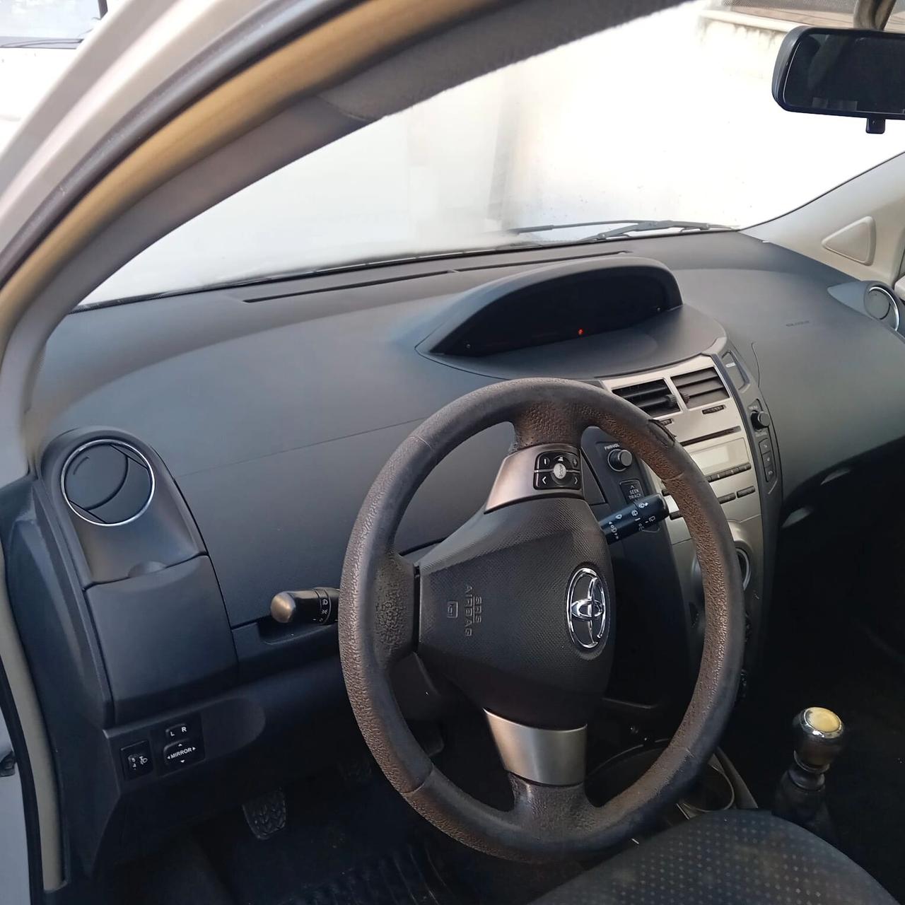 Toyota Yaris 1.3 5 porte Sol