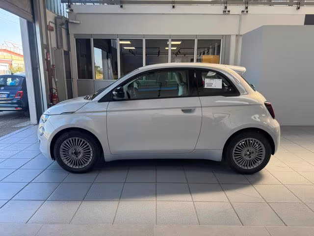 FIAT 500 Berlina Hybrid Icon