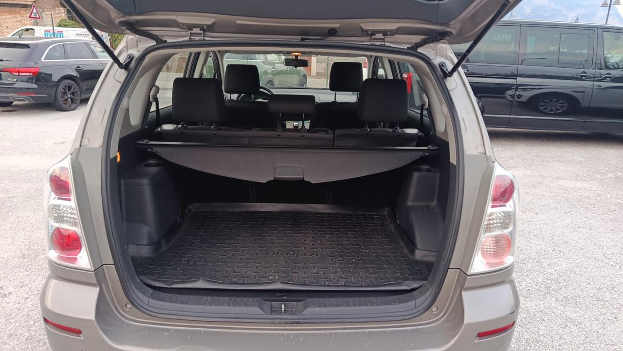 Toyota Corolla Verso 2.2 16V D-4D D-Cat