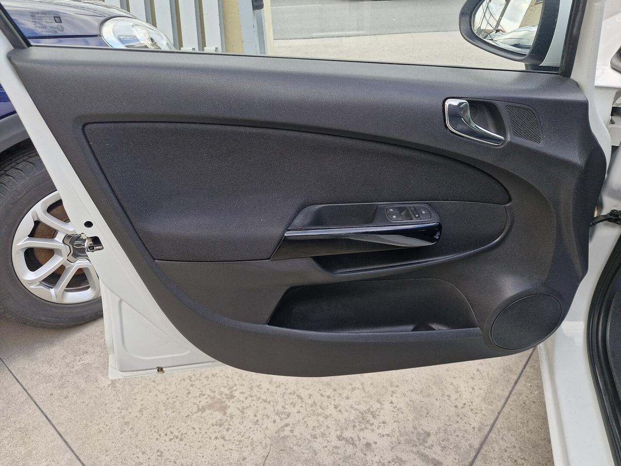 OPEL CORSA 1.2 BENZINA 5 PORTE SPORT ANNO 2014