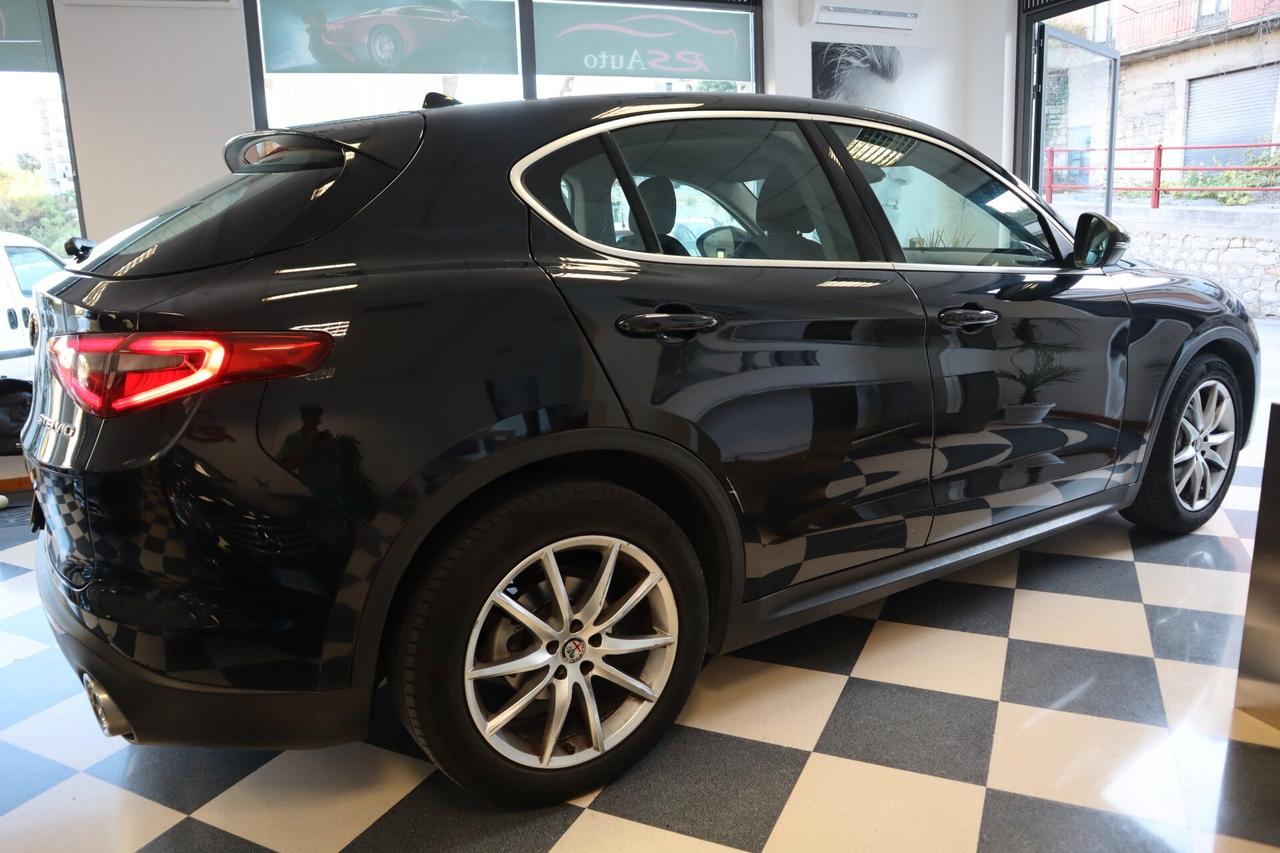 Alfa Romeo Stelvio 2.2 Turbodiesel 160 CV AT8 RWD Business
