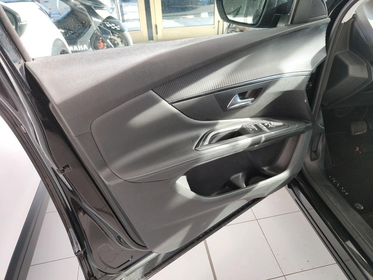 Peugeot 3008 BlueHDi 130 S&S EAT8 Allure