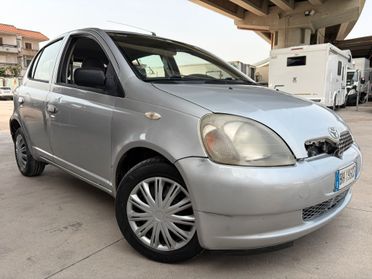 Toyota Yaris 1.0i 16V cat 5 porte Sol