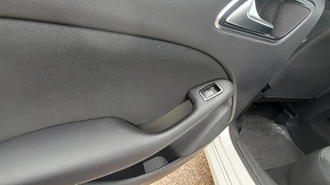 Mercedes-benz B 180 d Premium