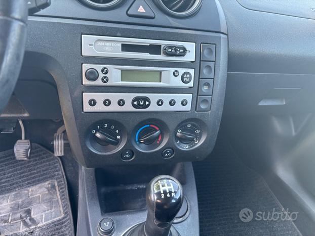 Ford Fiesta 1.2 16V 5p. Ghia
