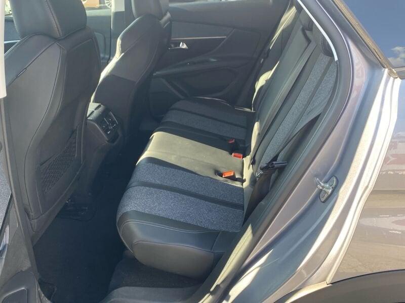 Peugeot 3008 BlueHDI 130 EAT8 S&S Allure