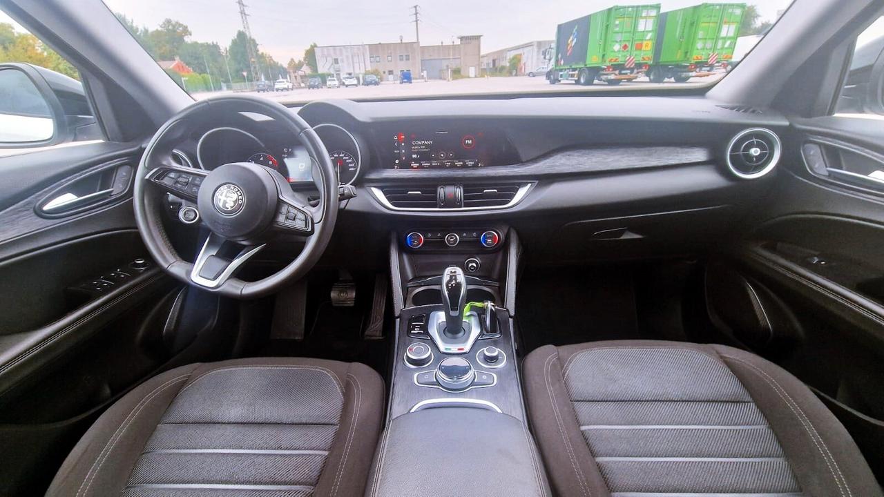 Alfa Romeo Stelvio 2.2 160 CV AT8 RWD